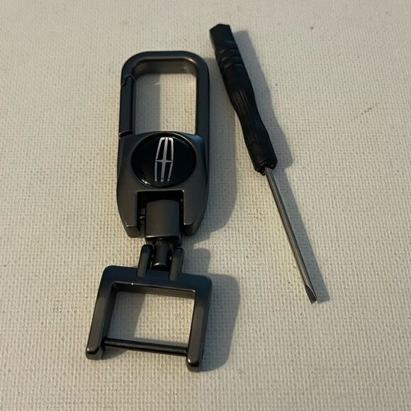 Lincoln Logo Key Fob Keychain in Metal NWT - Picture 3 of 5